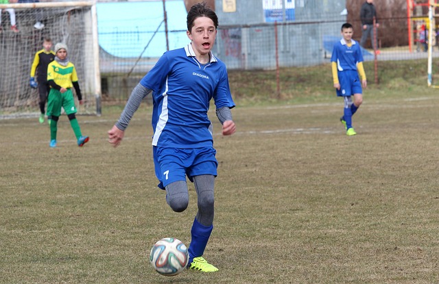 更在青年球 更在青年球